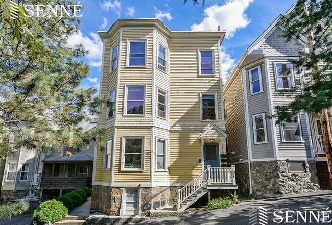 Building Photo - 2 Termine Ave Unit 1 Rental
