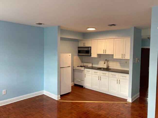 Photo - 3219 Hamilton St