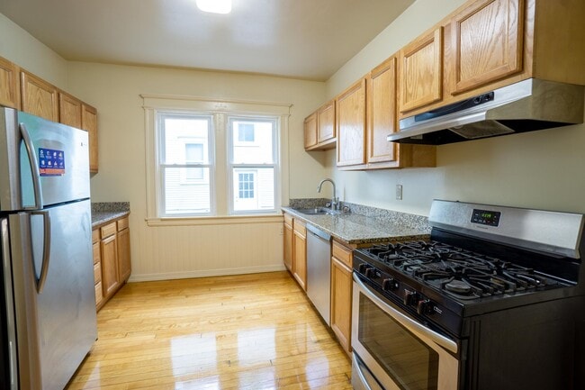 Photo - 833 Sumner Ave Unit Sumner 833.1