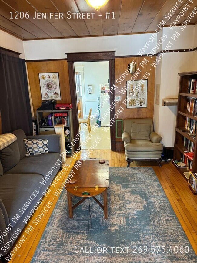 Photo - 1206 Jenifer St Unidad #1