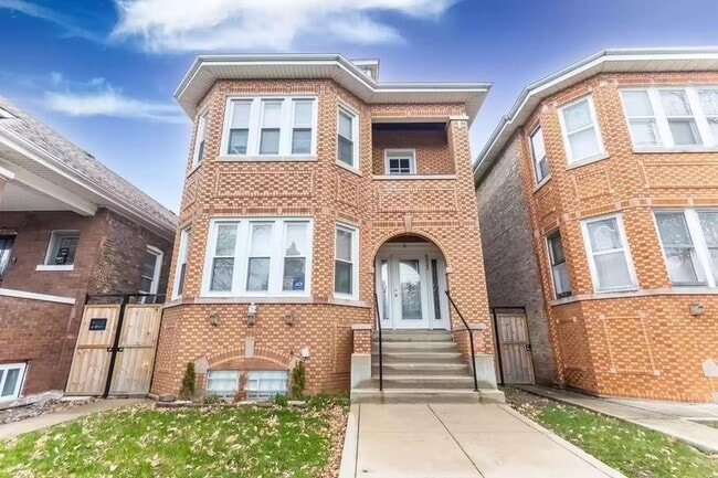 Photo - 6422 S Maplewood Ave Unit Garden