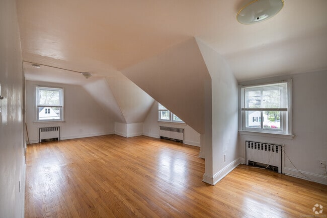 Building Photo - 436 Sedgewick Ave Unit 2nd floor Rental