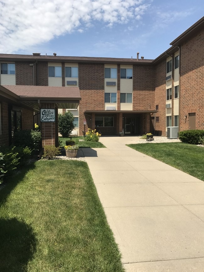 Photo - Longfellow Plaza Affordable Senior Community