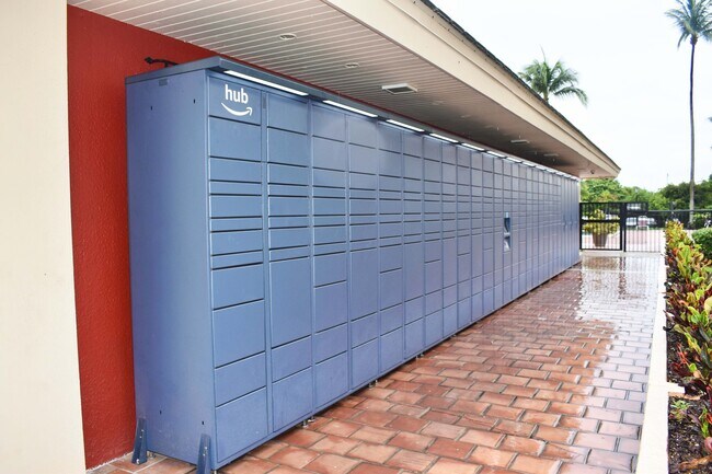 Amazon Hub Lockers