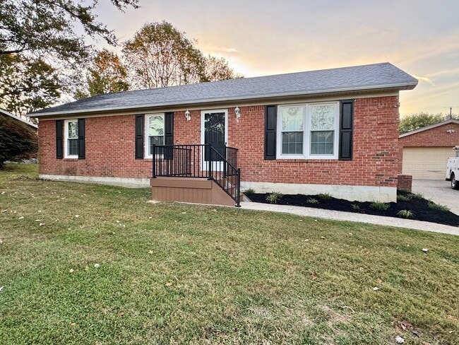 Building Photo - 113 Meadow Ln