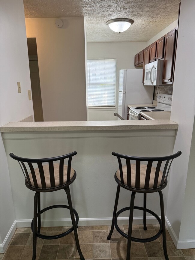 Photo - 517 E Graham Pl