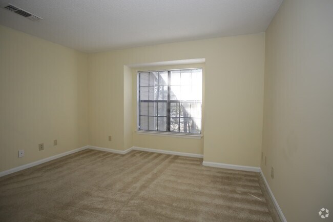 2 bed 2 bath Master bed