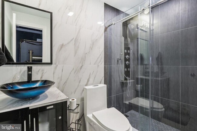 Photo - 206 Shields Ct