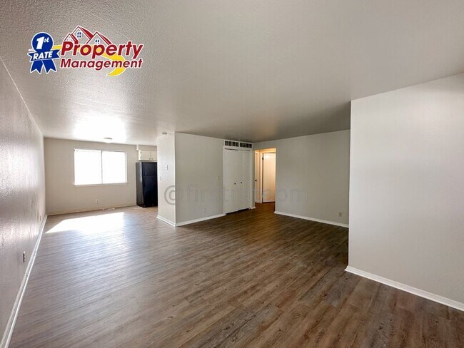 Photo - 1186 W Lee St