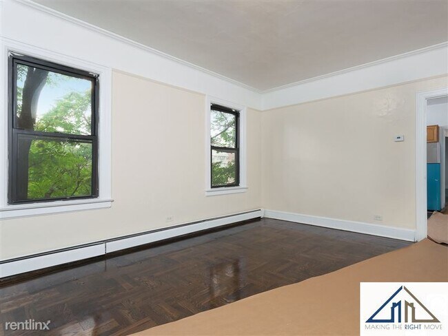 Photo - 155 E 206th St