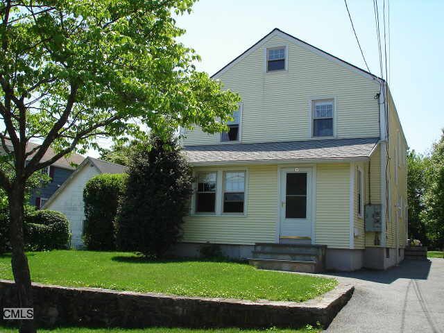 Front of house - 8 S Smith St Unit 2