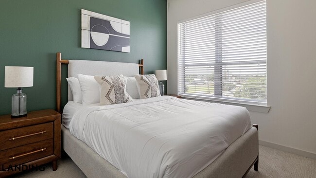 Photo - 1345 E 15th St Unidad 428