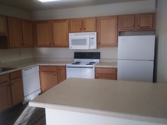 Photo - AMBERSON PLAZA