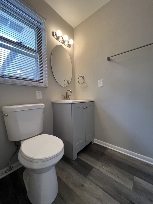 Photo - W127N12303 Knollwood Dr