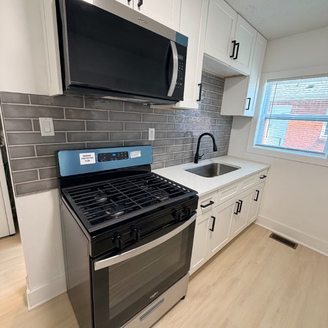 Photo - 1336 Sharon St NW