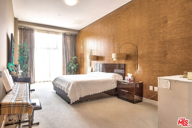 Photo - 3223 W 6th St Unidad 906