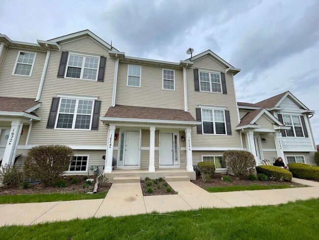 Photo - 1624 Fieldstone Dr N Townhome