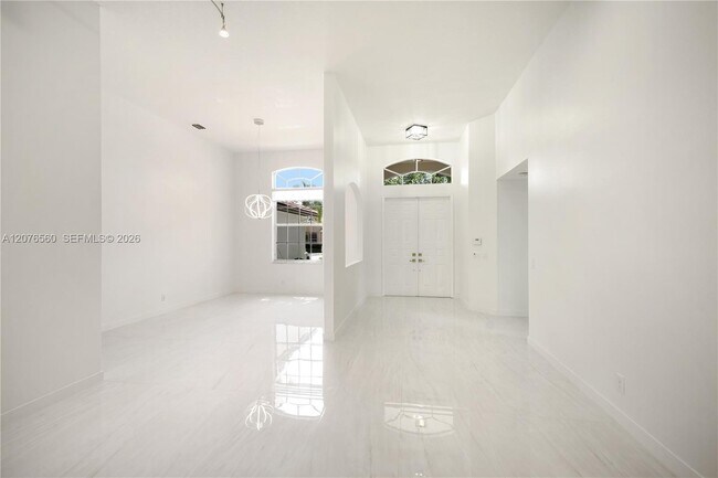 2527 Jardin Dr