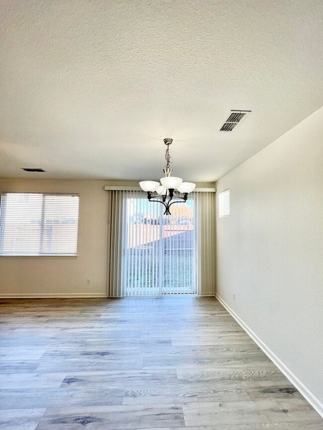 Photo - Charming one-story home in Linda! 3bd/2ba ...