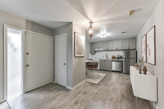 Photo - 6305 Deerwood Rd