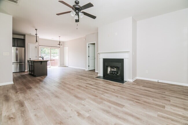 Photo - 62 Dropseed Ln