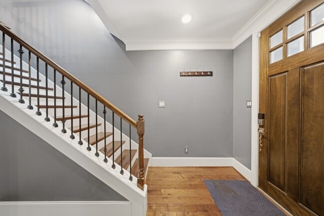 Photo - 712 N Shepherd Dr