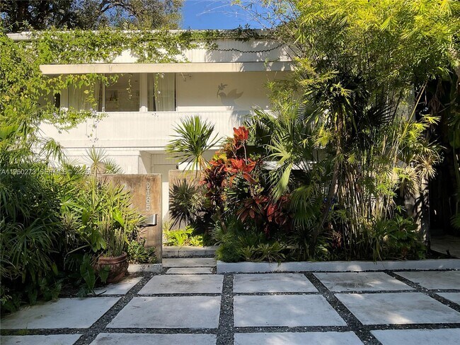 Building Photo - 2485 Inagua Ave