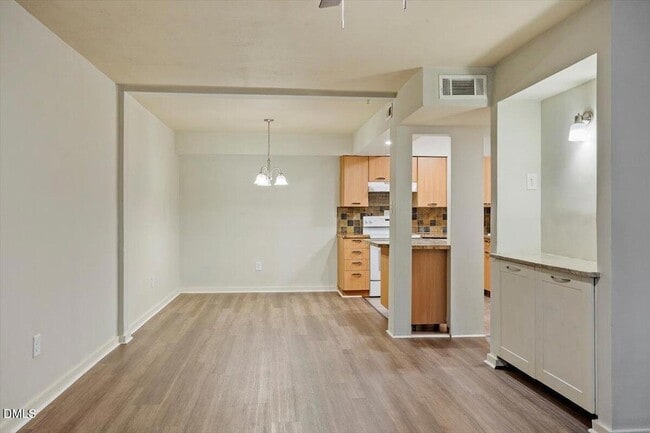 Photo - 7124 Longstreet Dr