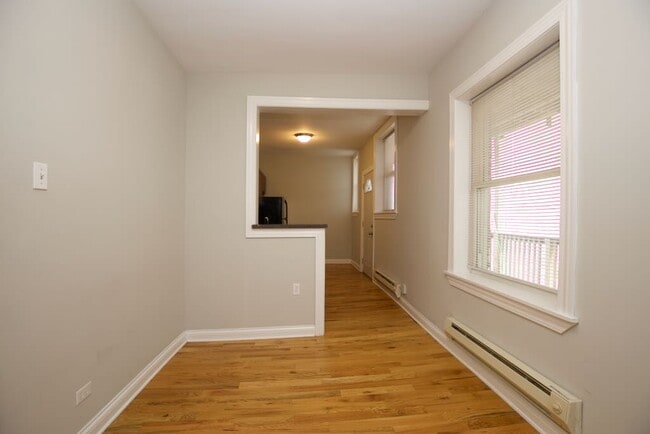 Photo - 4422 N Wolcott Ave Unit J09W