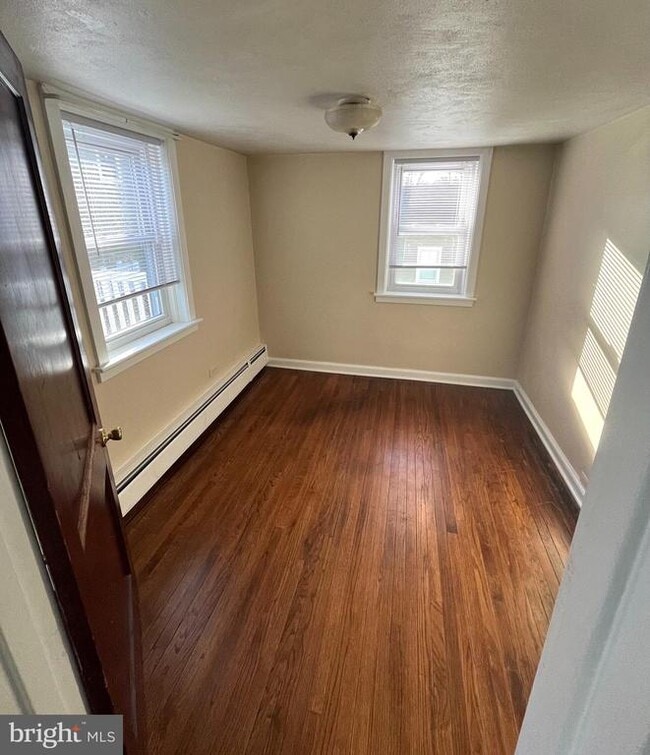 Photo - 18 Mercer Ave Unit GARAGE APARTMENT