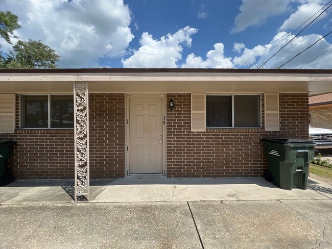 Building Photo - 1607 Laban Ave Unit #4
