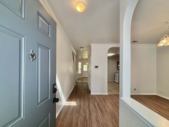 Photo - Spacious 3 bedroom home!