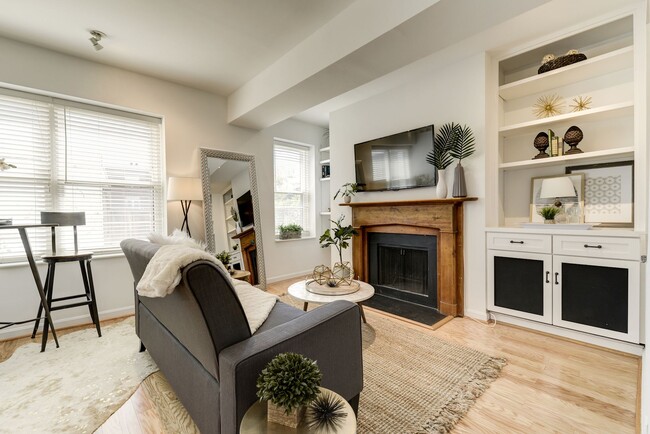 Photo - 1736 Willard St NW Apartamentos Unidad 1736 Willard St NW