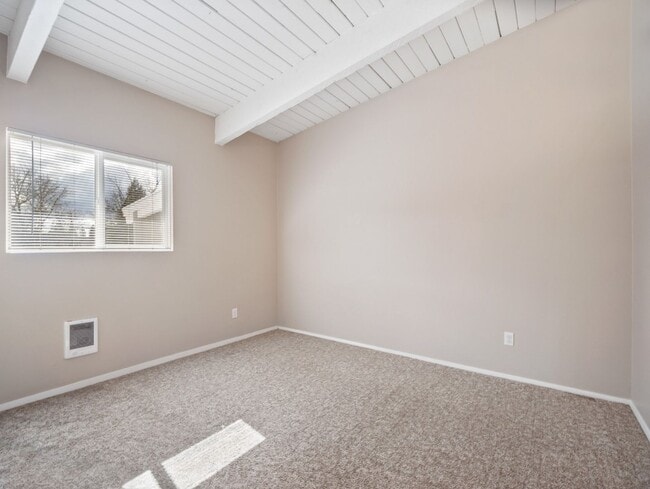 Photo - RENOVATED 2BD/1BA MILLWOOD APARTMENT | A/C | COVERED PARKING | PET FRIENDLY | AVAIL 5/1/26 Unidad 8923