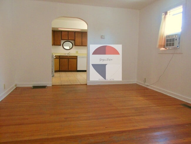 Photo - Charming 3Bed, 2Bath for Rent