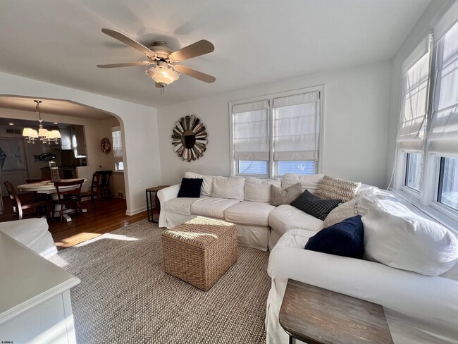 Photo - 3 N Delavan Ave
