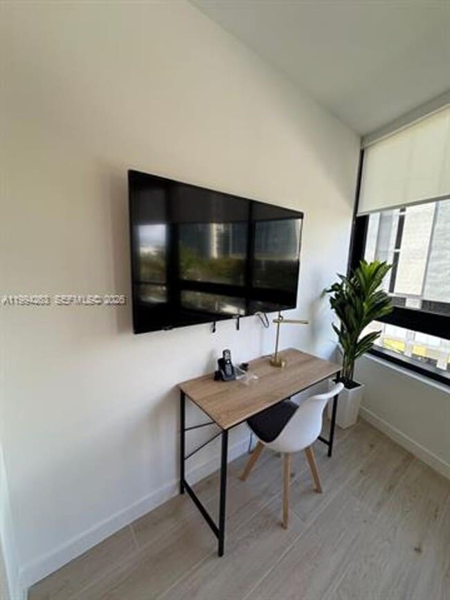 Photo - 225 N Miami Ave Unidad 225 N Miami Ave # 302