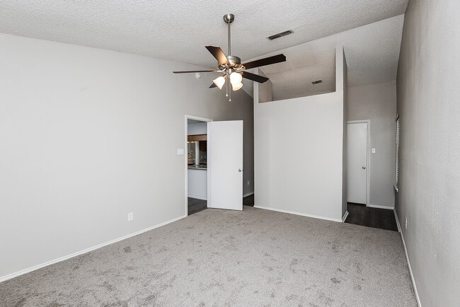 Photo - 7401 Meadow Creek Dr