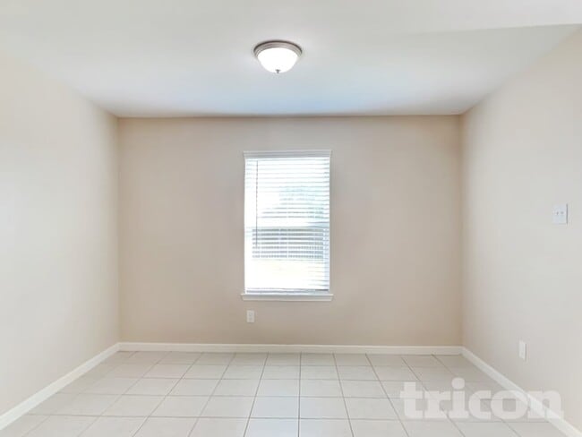 Photo - 908 American Monarch Dr