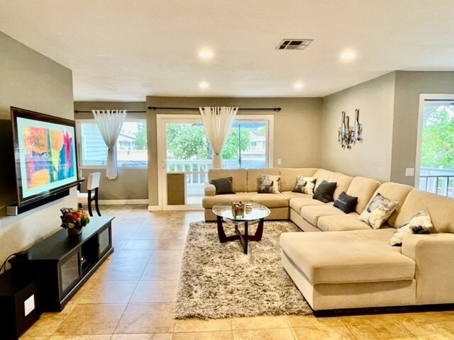 Photo - 831 W Fletcher Ave Unit 212