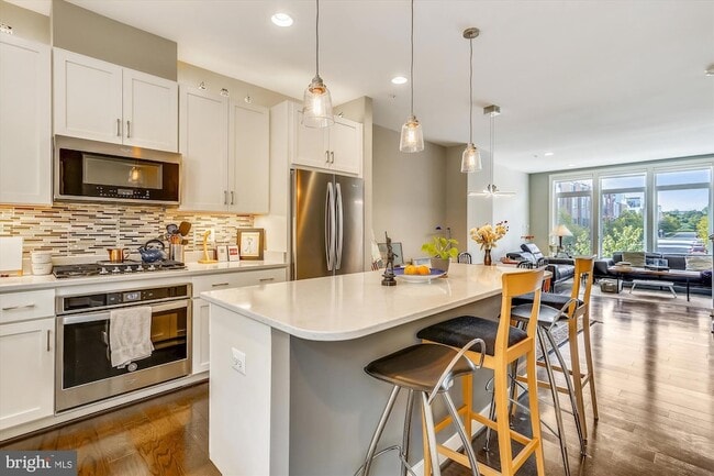 Photo - 8052 Red Hook St