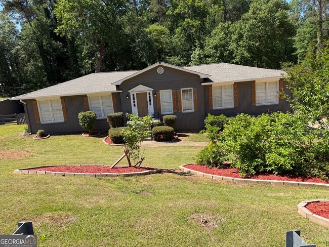 Photo - 3336 Camelot Dr NE