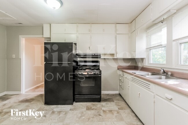 Photo - 4719 Wellington Ave