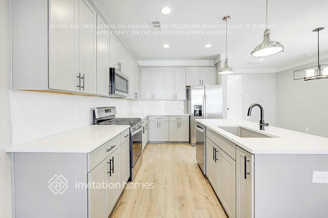 Photo - 647 Vernon Ave