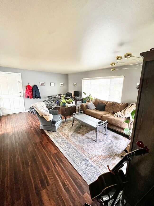 Photo - Locust312 (CW-KS) Unidad 3