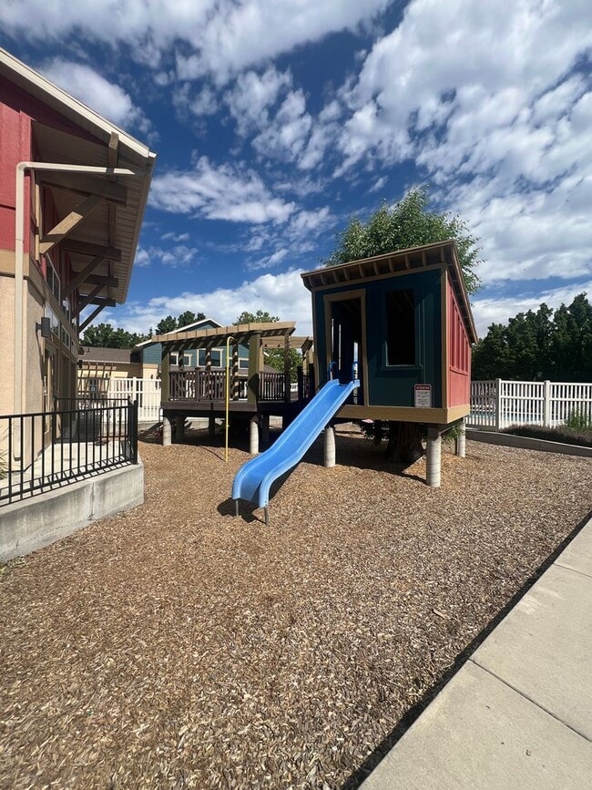 Photo - Awesome Townhome End-unit in South Jordan