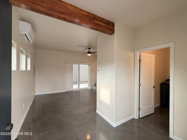 Photo - 720 N Walnut St Unidad 01