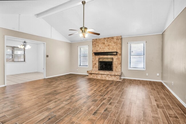 Building Photo - 23918 Spring Gum Dr