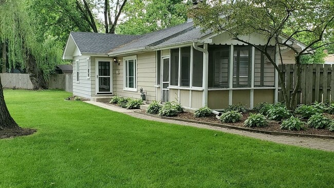 Photo - 418 E High St