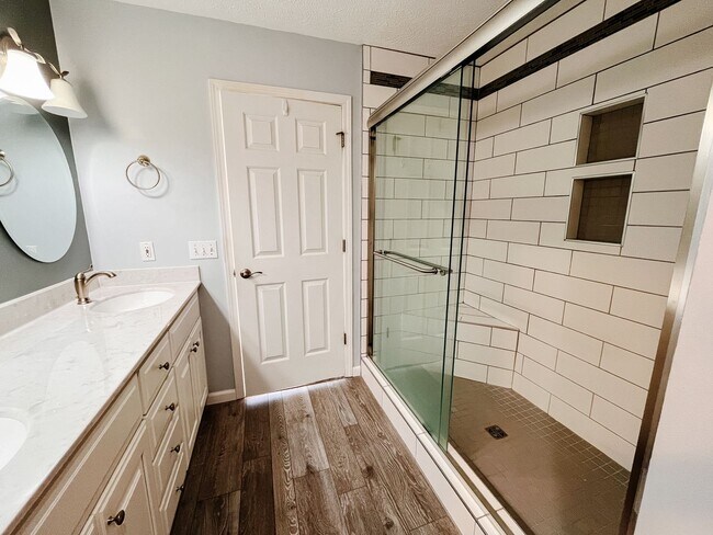 Photo - 2515 Cherry Ln